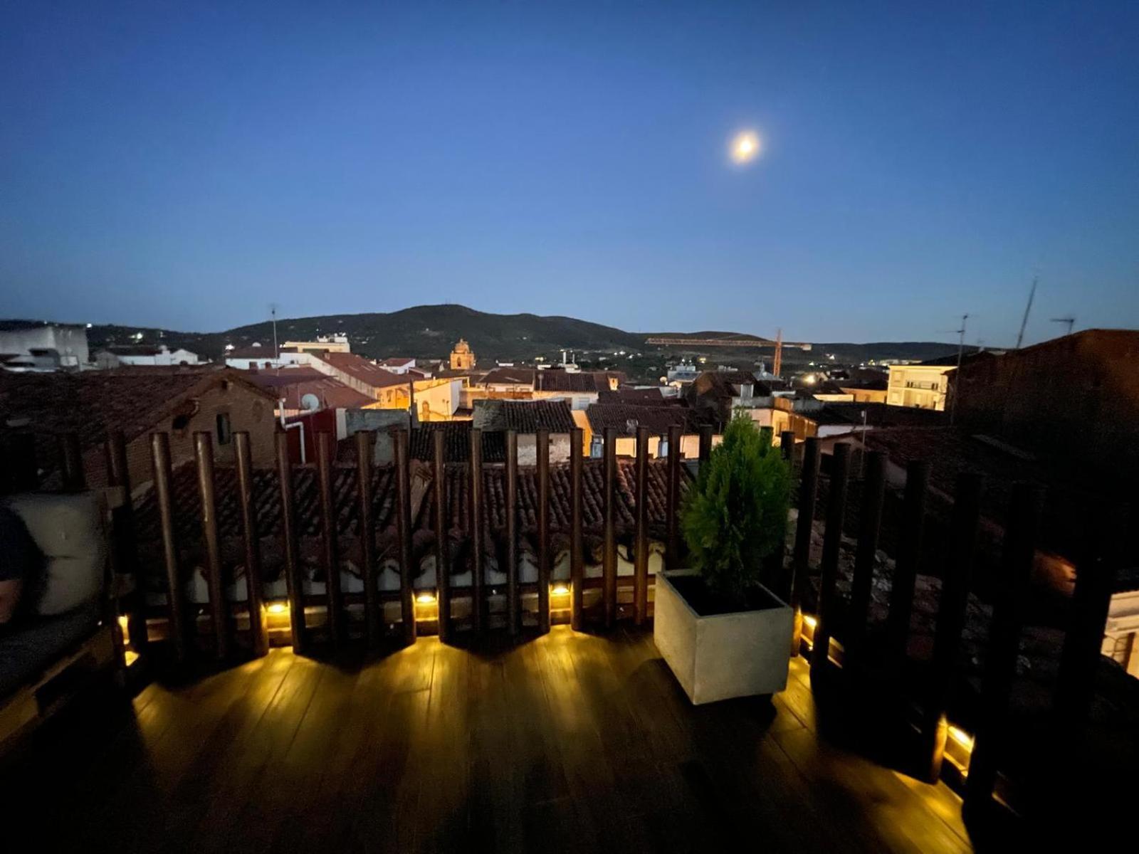 Skyline Plasencia Ngoại thất bức ảnh